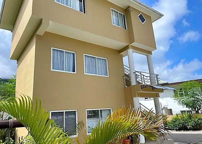 Tropical Hideaway 4*