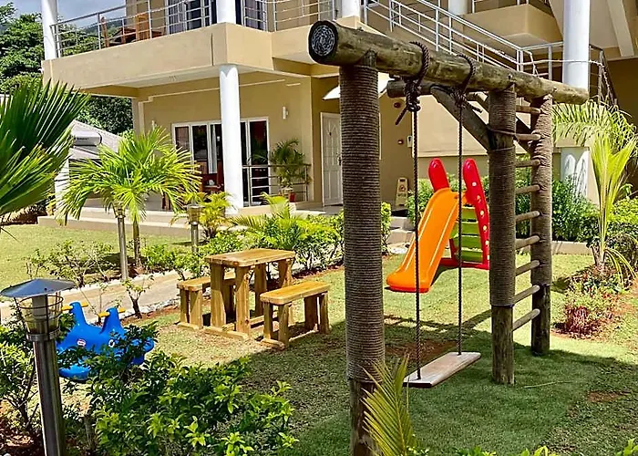 Tropical Hideaway Hotell 4*